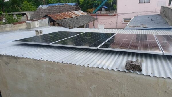 Installation of a photovoltaic system in a house in the municipality of Santa Cruz del Sur.